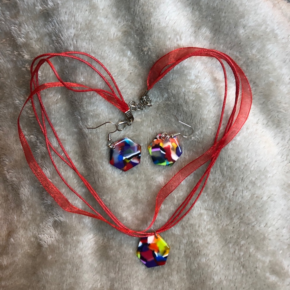 Red/Multicolor Necklace Set